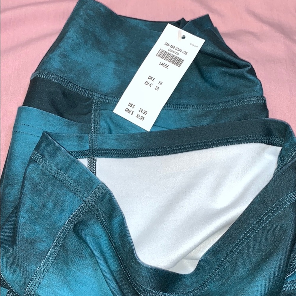 Activewear High-rise shorts - Picture 5 of 5